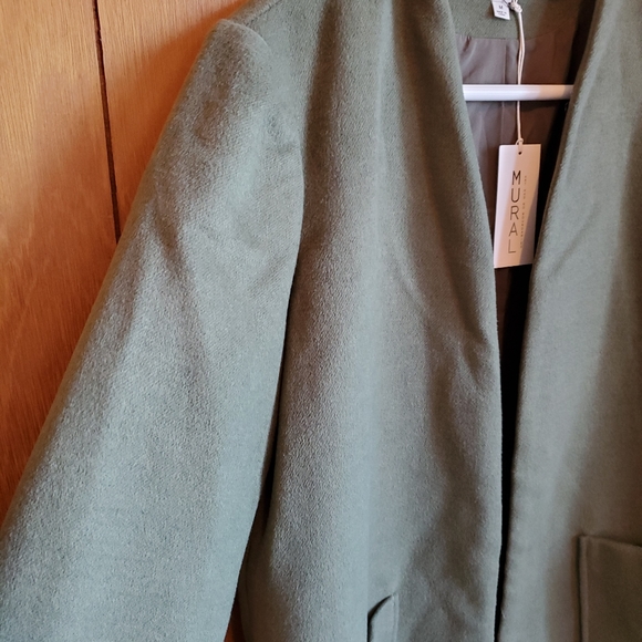 Mural Long Coat - Picture 5 of 9